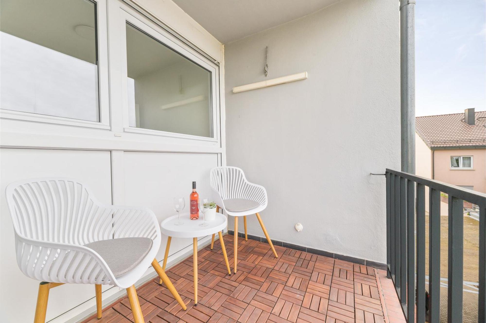 Wohlfuehl-Apartment I Zentral I Balkon I Kueche Fellbach Extérieur photo